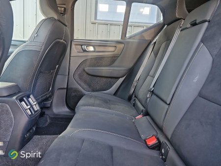 2025 Volvo XC40 - photo 5
