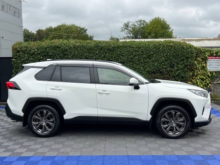 2023 Toyota RAV4 - photo 2
