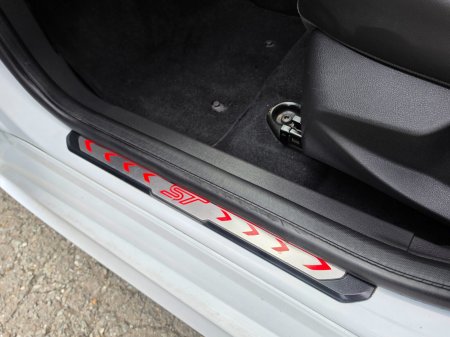2016 Ford Focus - photo 11
