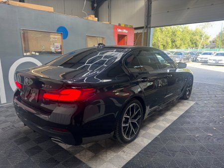 2023 BMW 5-Series - photo 3