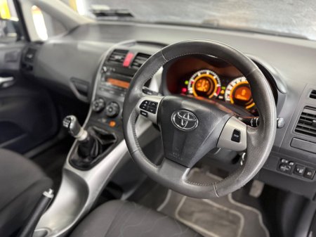 2011 Toyota Auris - photo 21