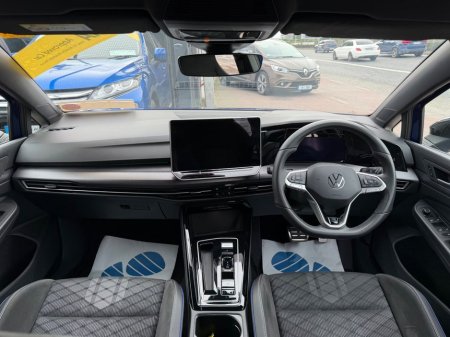 2025 Volkswagen Golf - photo 17