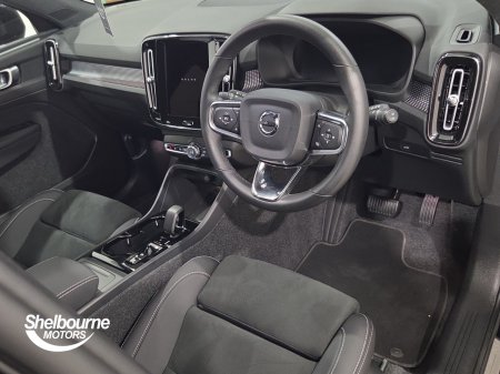 2025 Volvo XC40 - photo 4