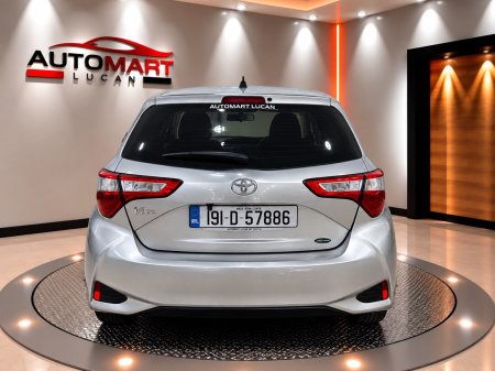 2019 Toyota Vitz - photo 11