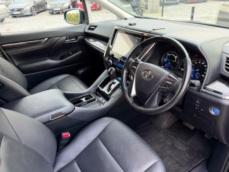 2019 Toyota Alphard - photo 8