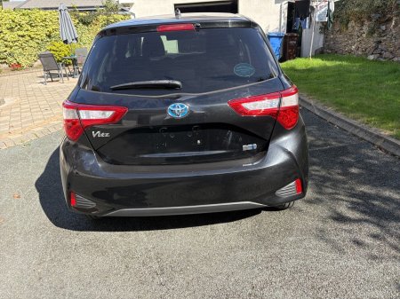 2018 Toyota Vitz - photo 10