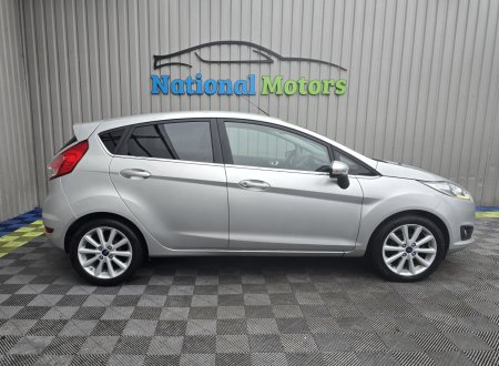 2015 Ford Fiesta - photo 2