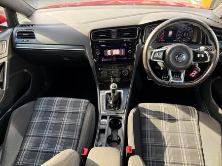 2017 Volkswagen Golf - photo 2