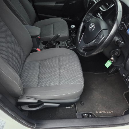 2017 Toyota Corolla - photo 15