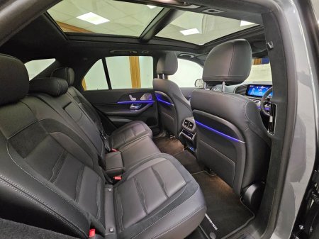 2025 Mercedes-Benz GLE - photo 18