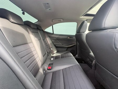 2017 Lexus IS - photo 5
