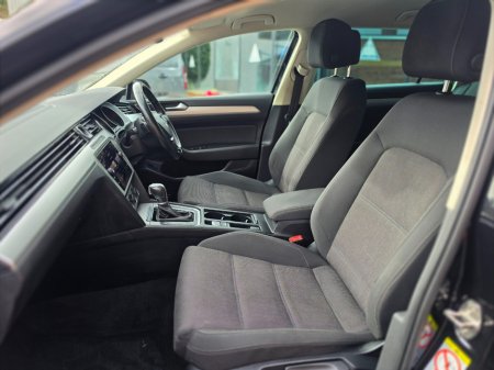 2019 Volkswagen Passat - photo 13