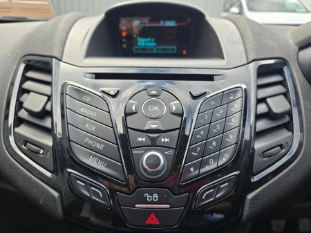 2015 Ford Fiesta - photo 15