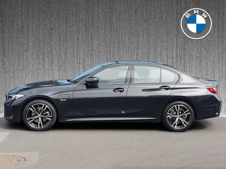 2023 BMW 3-Series - photo 3
