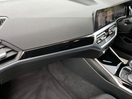 2022 BMW 3-Series - photo 26