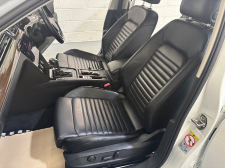 2018 Volkswagen Passat - photo 17