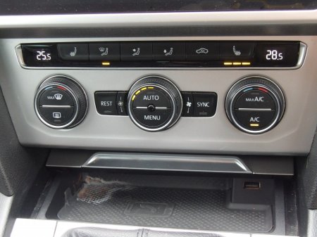 2019 Volkswagen Passat - photo 17
