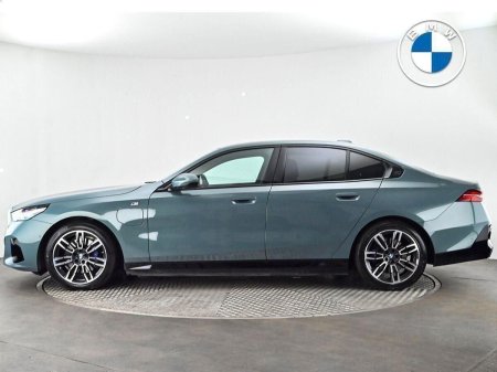 2025 BMW 5-Series - photo 3