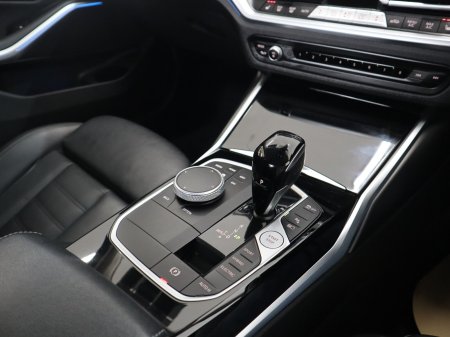 2022 BMW 3-Series - photo 25
