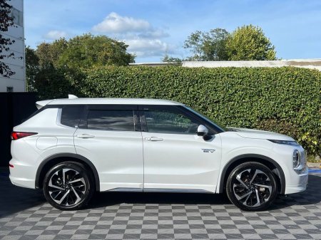 2022 Mitsubishi Outlander - photo 2