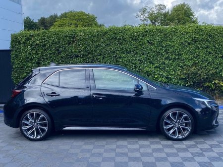 2025 Toyota Corolla - photo 2