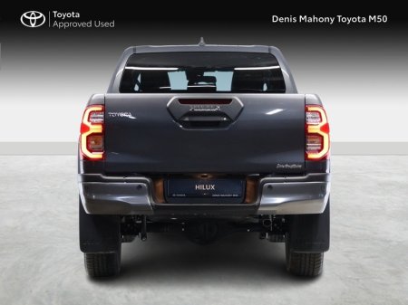 2026 Toyota Hilux - photo 4