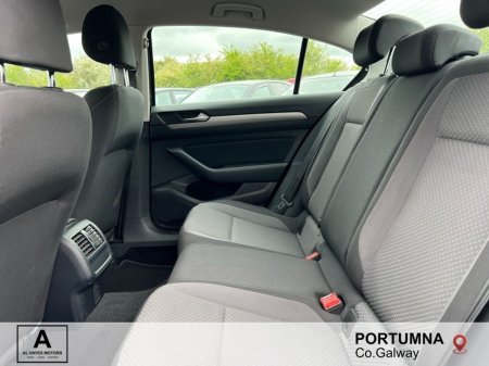 2021 Volkswagen Passat - photo 5