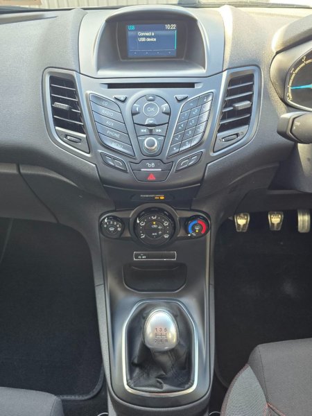 2017 Ford Fiesta - photo 13