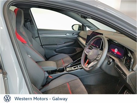 2025 Volkswagen Golf - photo 22