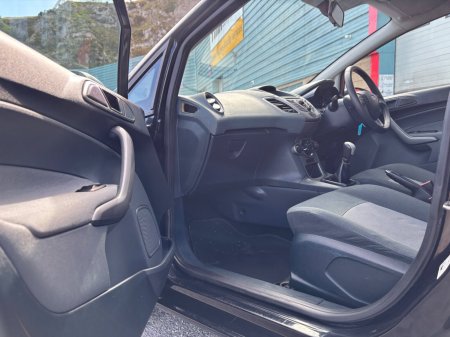 2011 Ford Fiesta - photo 16