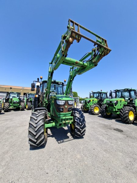 2020 John Deere 6110M - photo 3
