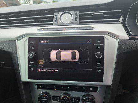 2018 Volkswagen Passat - photo 4