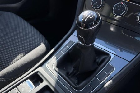 2020 Volkswagen Golf - photo 29