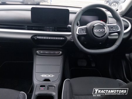 2025 Fiat 600 - photo 2