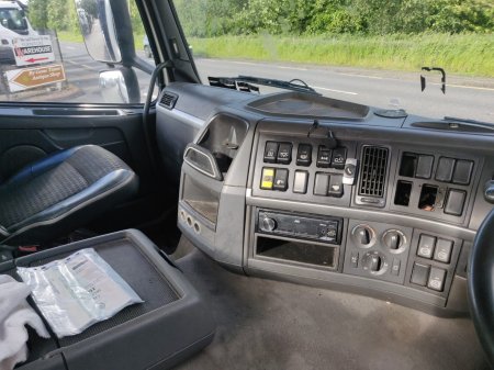 2011 Volvo FM11 - photo 18