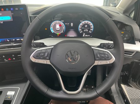 2025 Volkswagen Golf - photo 8