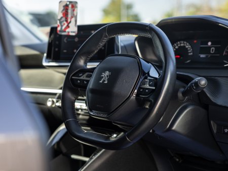 2020 Peugeot 208 - photo 13
