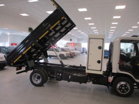 2026 Isuzu NPR - photo 16