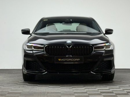 2022 BMW 5-Series - photo 2