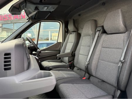 2027 Nissan Interstar - photo 18