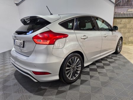 2018 Ford Focus - photo 14