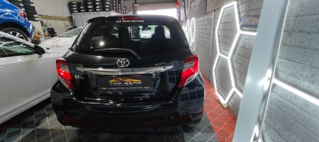 2014 Toyota Vitz - photo 15