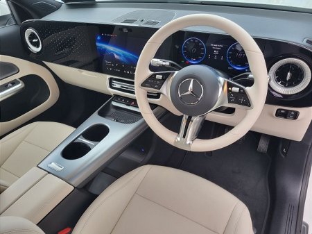 2027 Mercedes-Benz GLB - photo 2