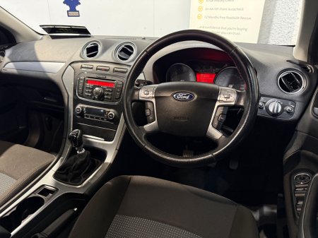 2012 Ford Mondeo - photo 15