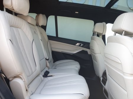 2020 BMW X7 - photo 11