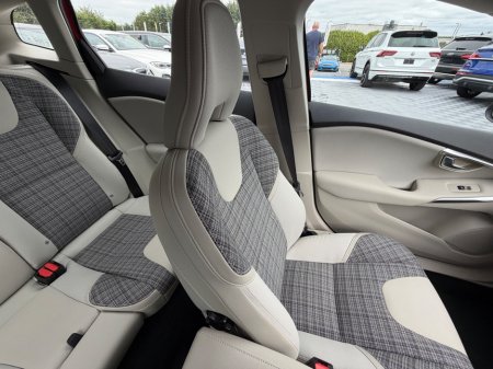 2018 Volvo V40 - photo 29