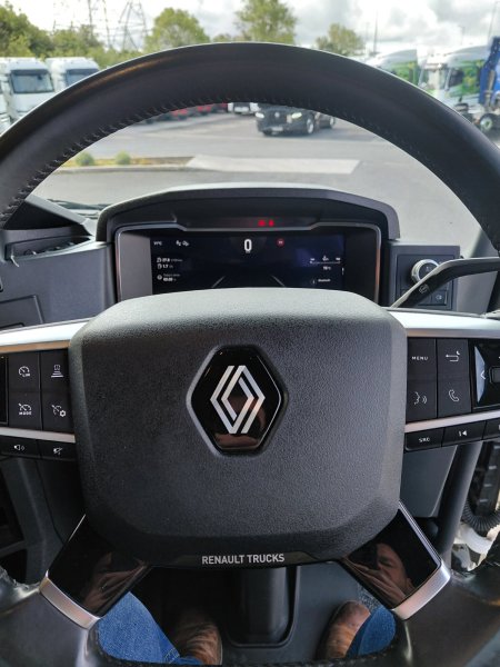 2024 Renault T-High - photo 20