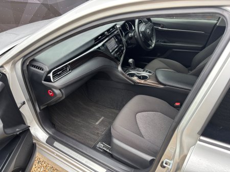 2017 Toyota Camry - photo 8