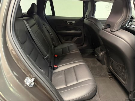 2019 Volvo V60 - photo 18