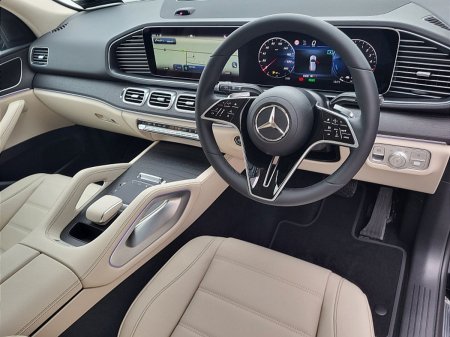 2027 Mercedes-Benz GLE - photo 2